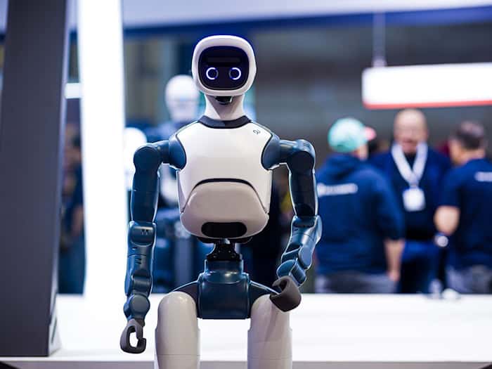 Humanoide Roboter waren eines der großen Themen auf der weltgrößten Industrieschau. (Archivbild) / Foto: Moritz Frankenberg/dpa