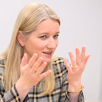 Niedersachsens Justizministerin Wahlmann fordert einen besseren Schutz vor sexualisierter Gewalt im Netz. (Archivbild) / Foto: Julian Stratenschulte/dpa