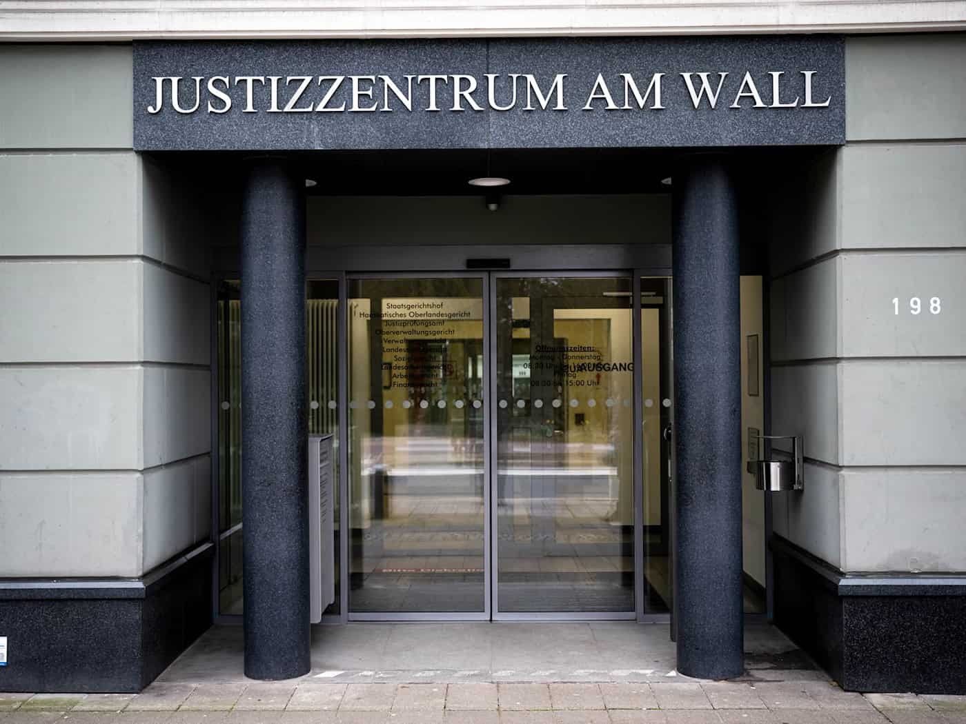 Das Verwaltungsgericht Bremen entschied, dass die ehemalige Chefin der Bremer Asylbehörde ihren Beamtenstatus verliert. (Archivbild) / Foto: Sina Schuldt/dpa