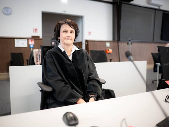 Die Staatsanwaltschaft fordert 15 Jahre Haft für Daniela Klette. / Foto: Sina Schuldt/dpa