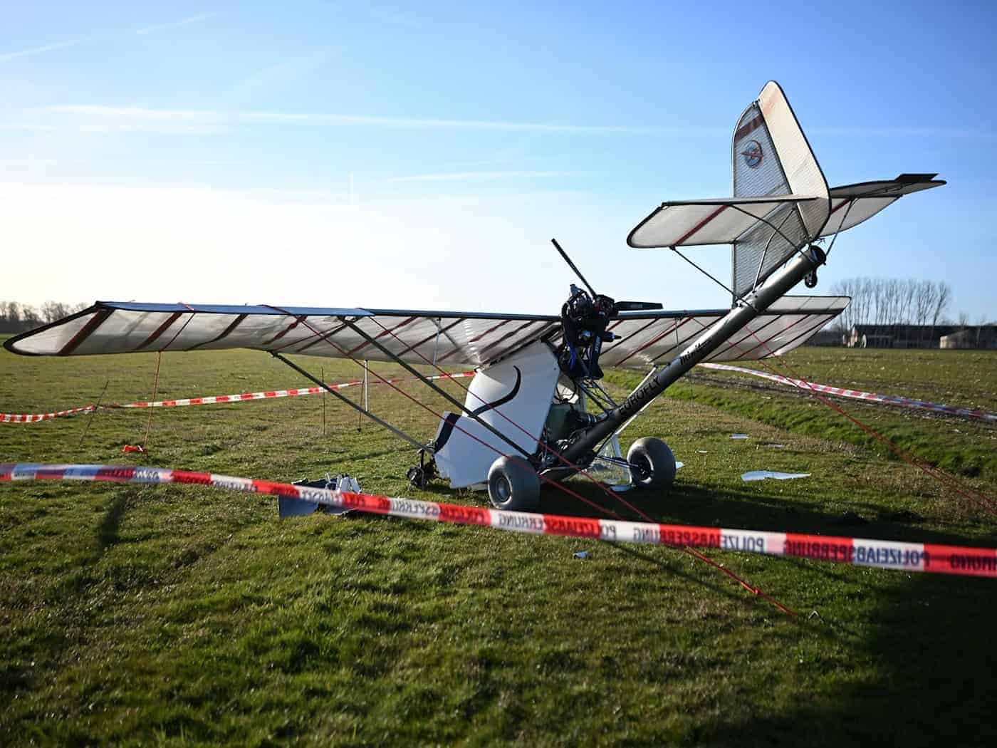 Der Pilot kam bei dem Absturz ums Leben. / Foto: Lars Penning/dpa