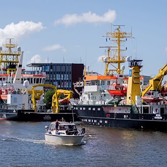 Schiffe des BSH liegen in Bremerhaven. (Archivbild)  / Foto: Hauke-Christian Dittrich/dpa