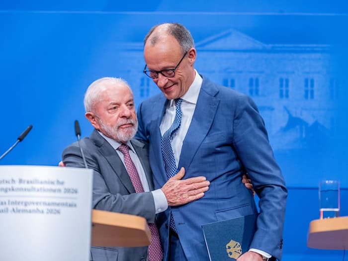 Bundeskanzler Merz wünscht sich deutsch-brasilianische Beziehungen mit der Zuverlässigkeit eines VW Käfers. / Foto: Michael Kappeler/dpa