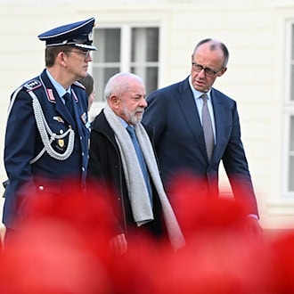 Zwei Tage lang hält sich Brasiliens Präsident in Deutschland auf. / Foto: Julian Stratenschulte/dpa