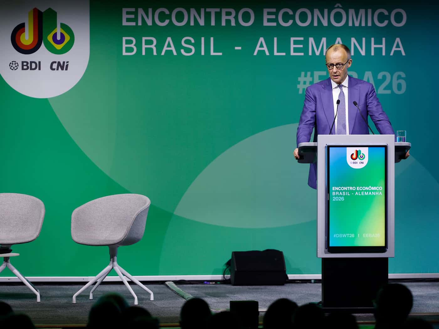 Bundeskanzler Friedrich Merz wirbt auf der Hannover Messe für engere Wirtschaftsbeziehungen mit Brasilien. / Foto: Michael Matthey/dpa