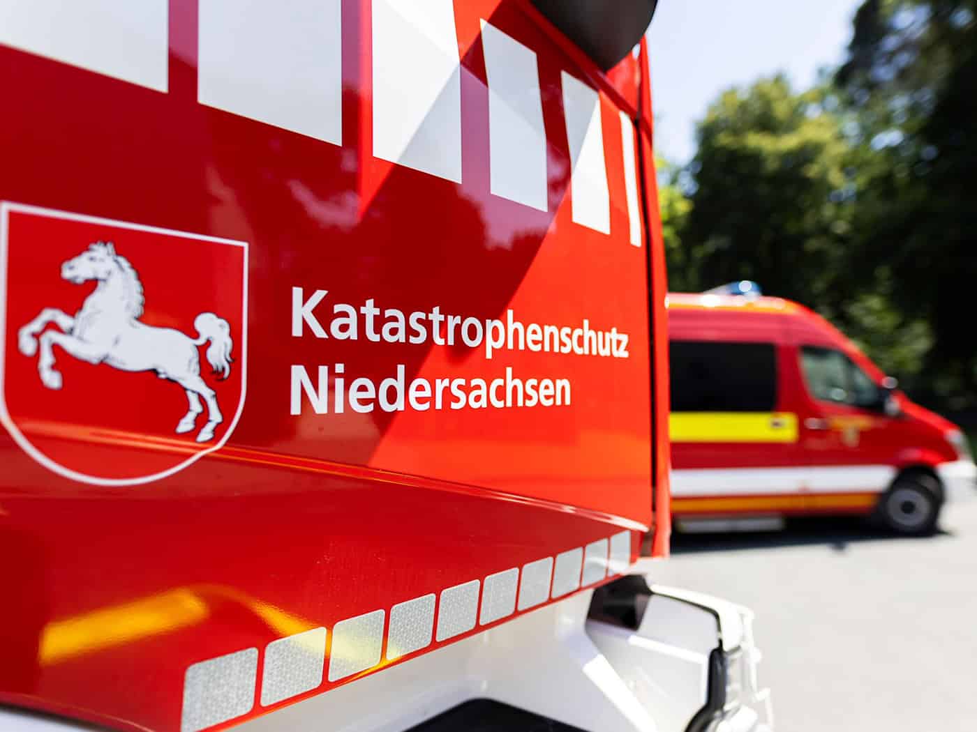 Zur Stärkung des Katastrophenschutzes hat Niedersachsen neun geländegängige Krankentransportwagen für rund 4,5 Millionen Euro angeschafft. (Symbolbild) / Foto: Michael Matthey/dpa