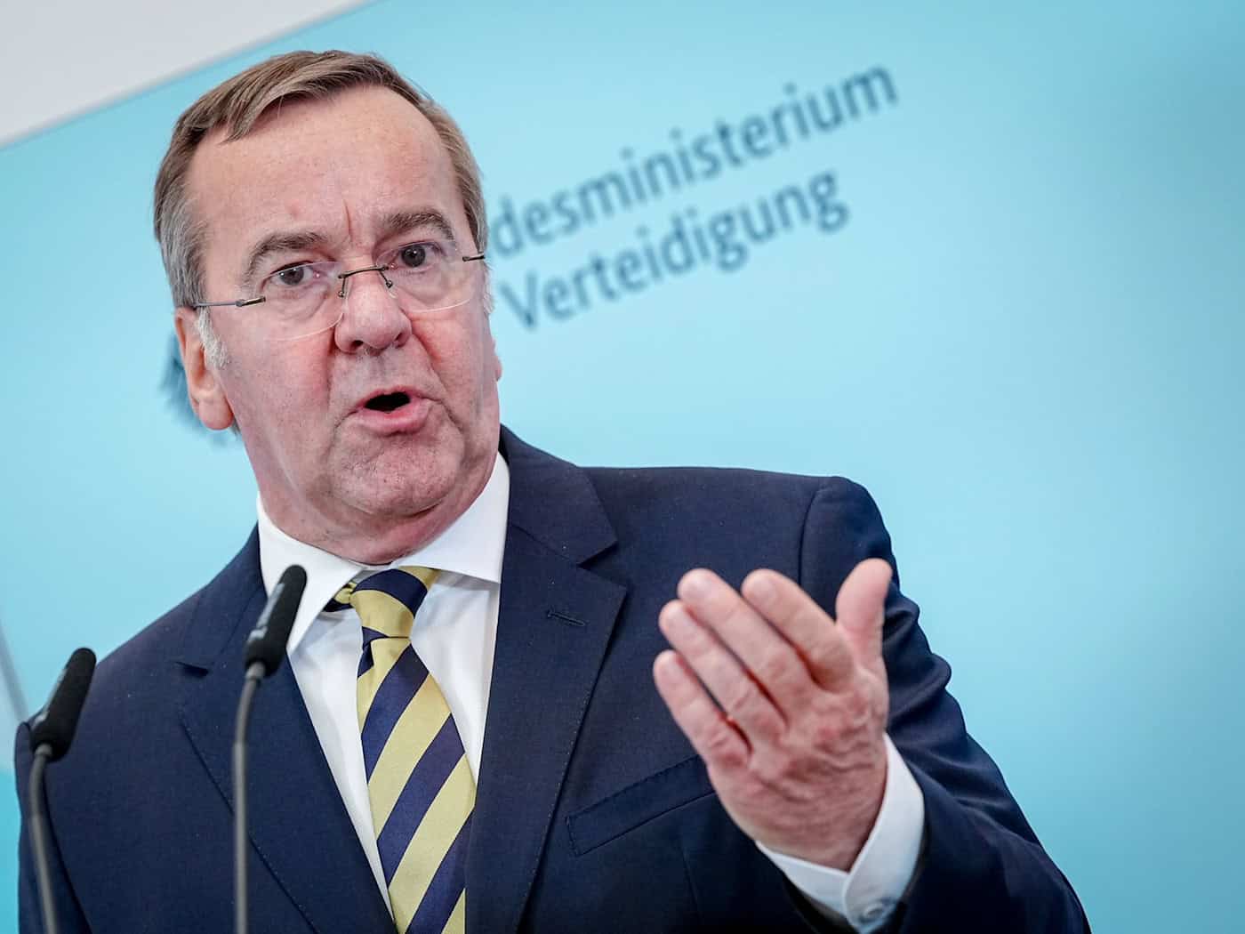 Verteidigungsminister Pistorius wünscht sich eine engere Zusammenarbeit mit der Industrie. (Archivbild) / Foto: Kay Nietfeld/dpa