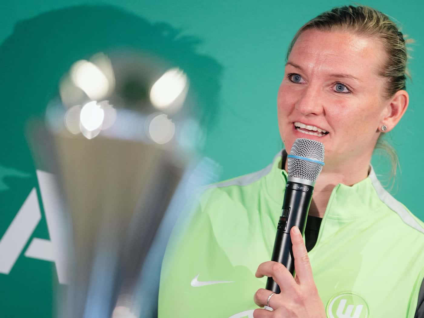 Nimmt bald Abschied vom VfL Wolfsburg und hofft aufs Pokalfinale: Alexandra Popp. (Archivbild)  / Foto: Marius Becker/dpa
