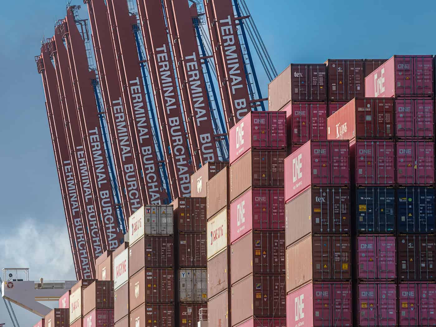 Der Hamburger Hafen schlug nach dem Statistischen Bundesamt vergangenes Jahr nahezu 100 Millionen Tonnen Güter um. (Archivbild)  / Foto: Markus Scholz/dpa