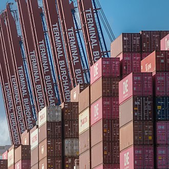 Der Hamburger Hafen schlug nach dem Statistischen Bundesamt vergangenes Jahr nahezu 100 Millionen Tonnen Güter um. (Archivbild)  / Foto: Markus Scholz/dpa