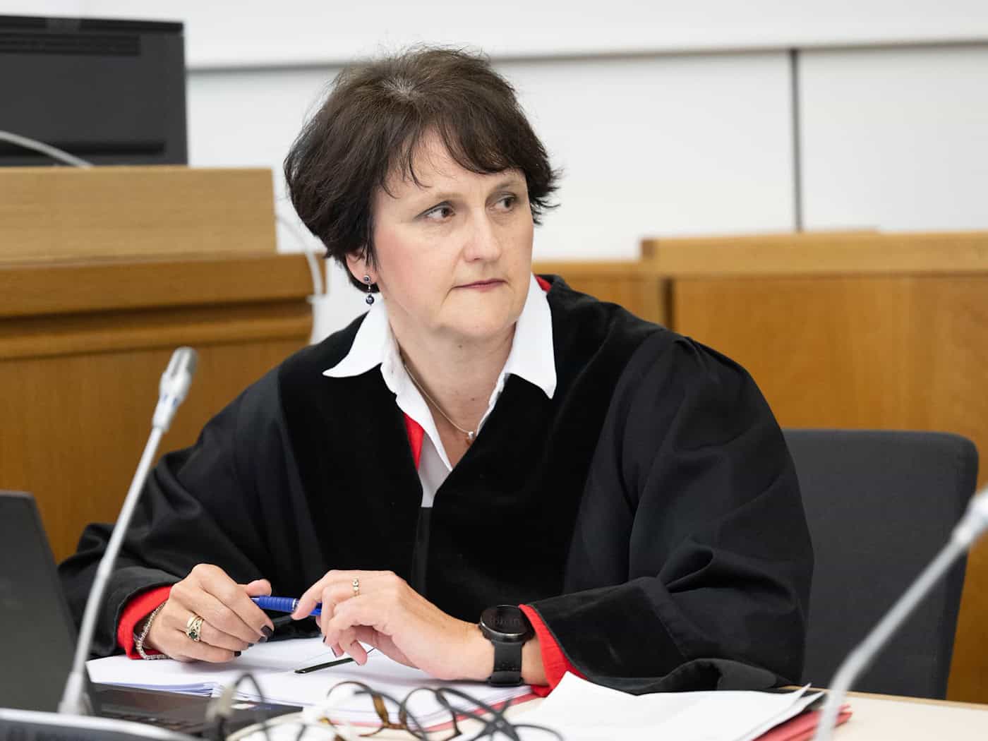 Die Staatsanwaltschaft fordert im Prozess gegen die ehemalige RAF-Terroristin Daniela Klette eine lange Haftstrafe. (Archivbild) / Foto: Sina Schuldt/dpa-Pool/dpa