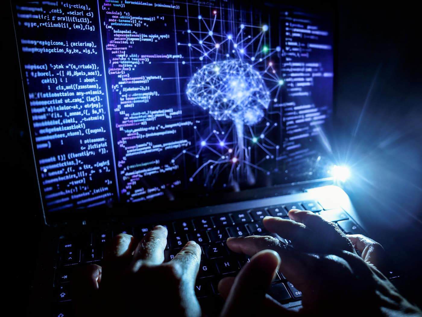 Künstliche Intelligenz kommt in immer mehr Industriebetrieben zum Einsatz. (Symbolbild) / Foto: Oliver Berg/dpa