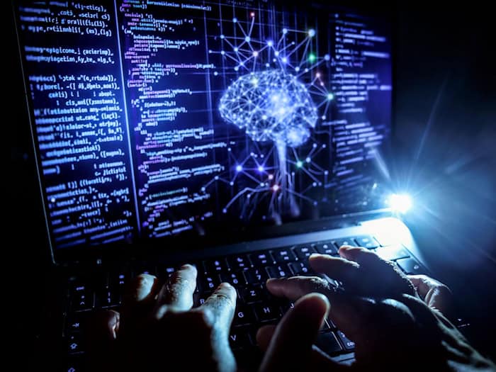 Künstliche Intelligenz kommt in immer mehr Industriebetrieben zum Einsatz. (Symbolbild) / Foto: Oliver Berg/dpa