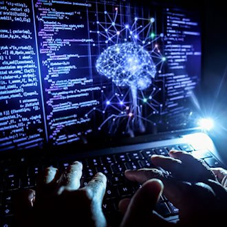 Künstliche Intelligenz kommt in immer mehr Industriebetrieben zum Einsatz. (Symbolbild) / Foto: Oliver Berg/dpa