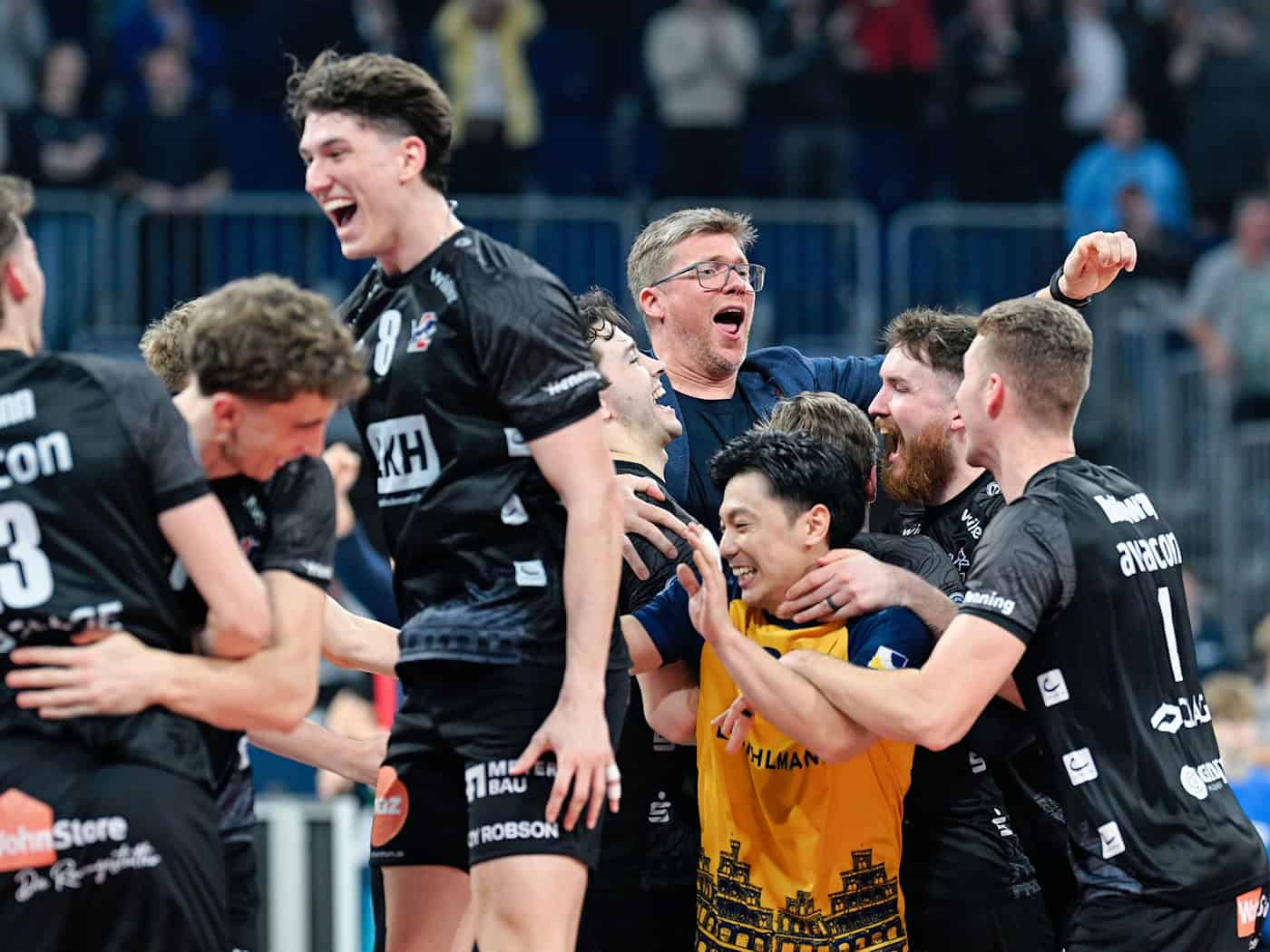 Die Volleyballer der SVG Lüneburg sind mit einem Sieg in die Halbfinalserie um die deutsche Meisterschaft gestartet. (Archivbild) / Foto: Uwe Anspach/dpa