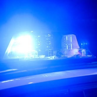 Die A1 musste nach einem Unfall für eine Stunde voll gesperrt werden. (Symbolbild) / Foto: Julian Stratenschulte/dpa