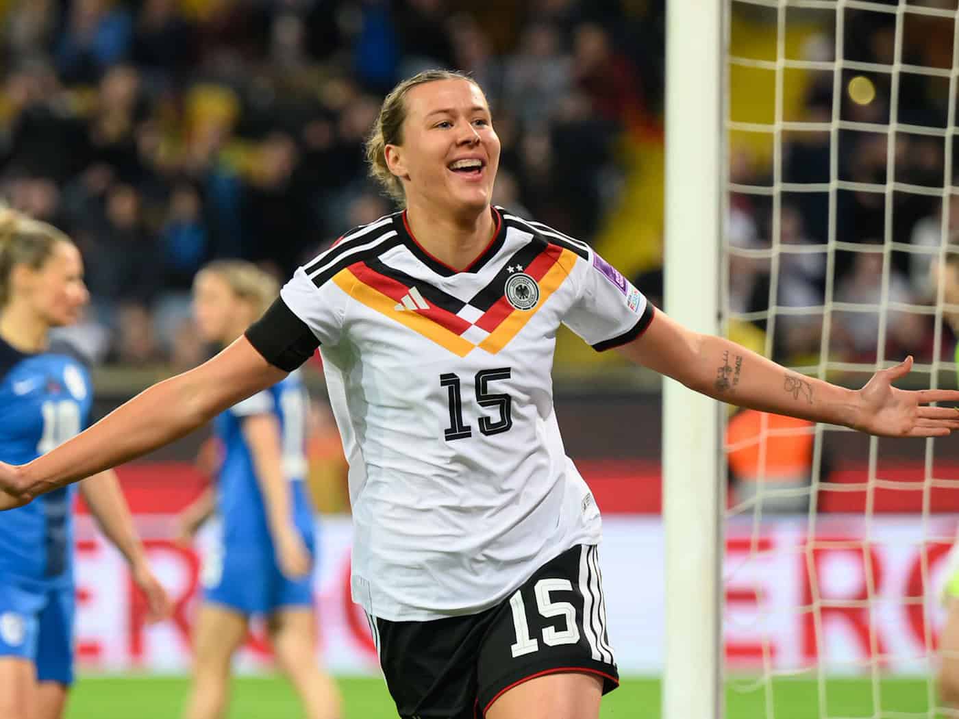 Nationalspielerin Larissa Mühlhaus wechselt innerhalb der Bundesliga. (Archivbild)  / Foto: Robert Michael/dpa