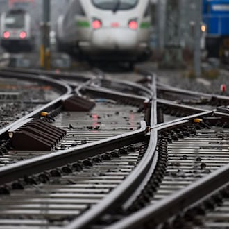 Eine Weiche wurde beschädigt. (Symbolbild) / Foto: Hendrik Schmidt/dpa