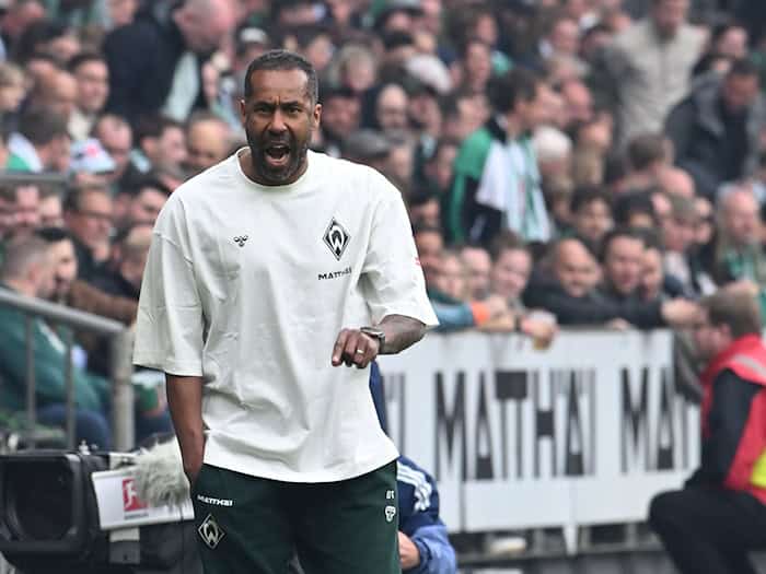 Nach dem Sieg im Nordderby will Werder-Trainer Daniel Thioune in Stuttgart jubeln. (Archivbild) / Foto: Carmen Jaspersen/dpa