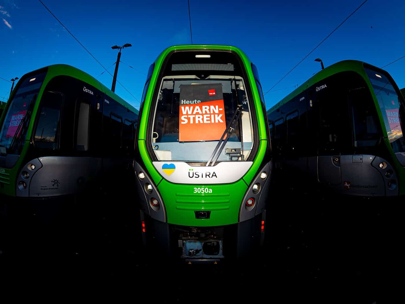 Am Montag und Dienstag stehen die Stadtbahnen in Hannover still. (Archivbild) / Foto: Moritz Frankenberg/dpa
