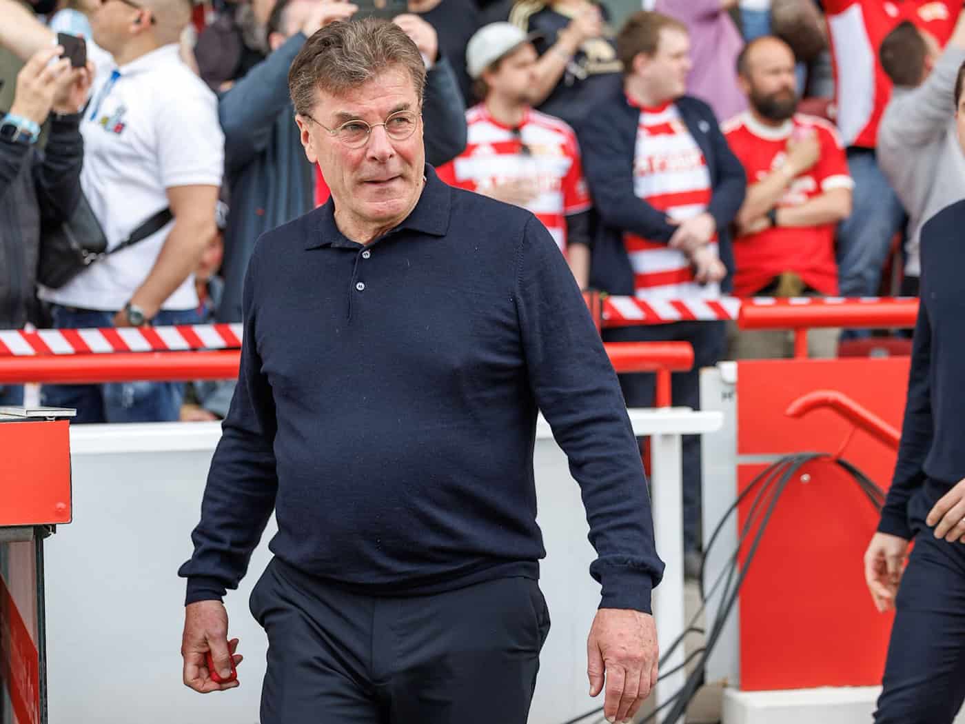 Seit Anfang März im Amt: Wolfsburgs Trainer Dieter Hecking.  / Foto: Andreas Gora/dpa