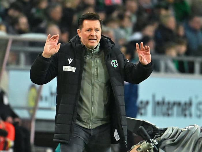 Steht mit Hannover 96 vor einem Topspiel: Trainer Christian Titz. (Archivbild) / Foto: Swen Pförtner/dpa