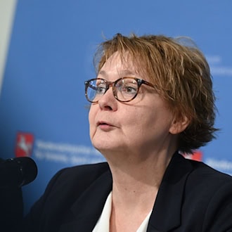 Niedersachsens Innenministerin Daniela Behrens fordert beim geplanten Milliardenprogramm für den Zivilschutz mehr Abstimmung mit den Ländern. (Archivbild) / Foto: Julian Stratenschulte/dpa