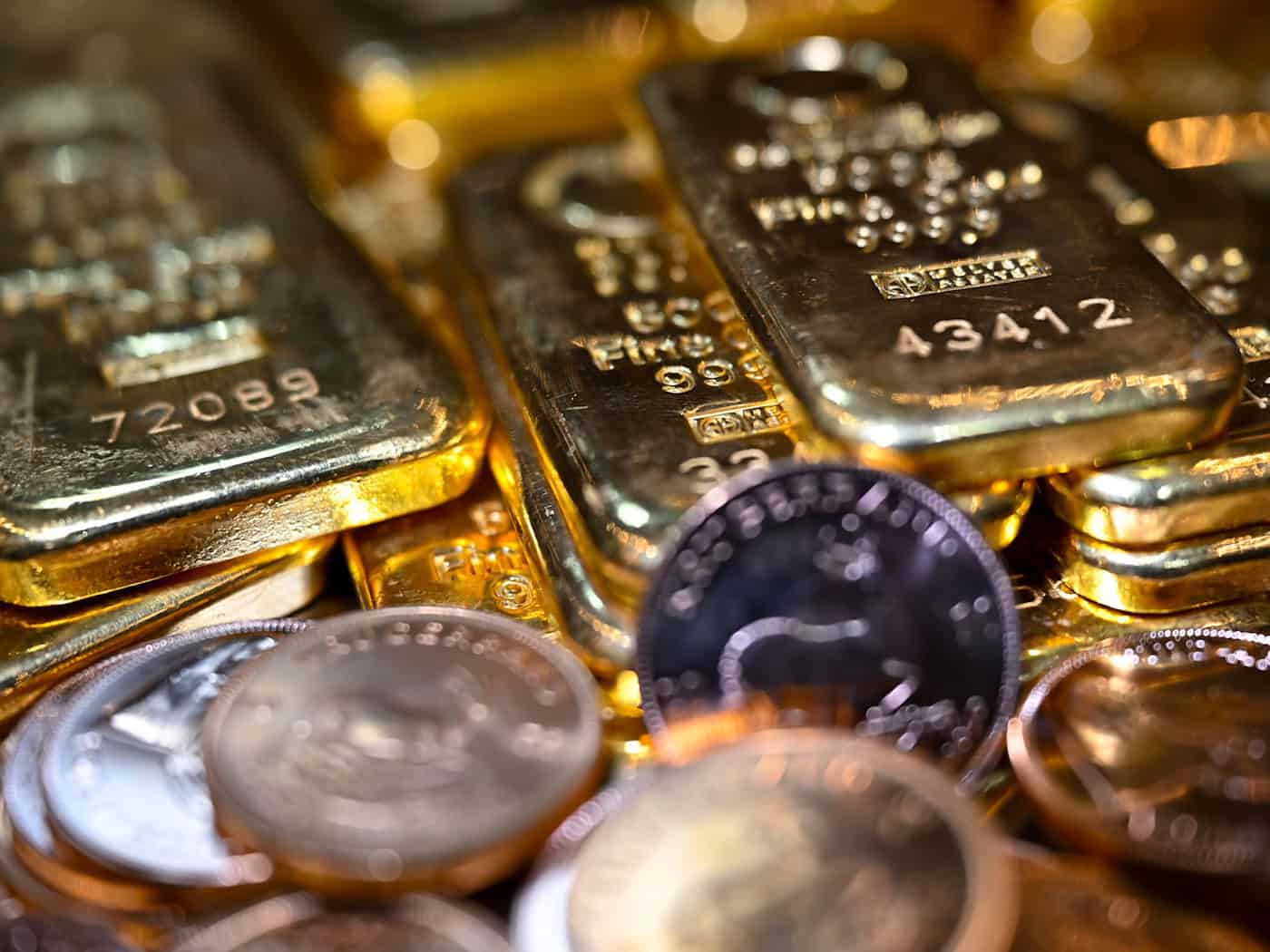 Um geschätzte 300.000 Euro in Goldmünzen haben unbekannte Betrüger einen 91-Jährigen gebracht. (Symbolbild) / Foto: Sven Hoppe/dpa