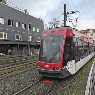 Nach Krawall in einer Braunschweiger Tram kam ein 45-Jähriger in Gewahrsam. (Symbolbild)  / Foto: Christian Brahmann/dpa