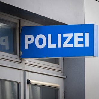 Ein Betrunkener ist mit dem Auto zur Polizei gefahren, nun ist sein Führerschein weg. (Symbolbild) / Foto: Soeren Stache/dpa