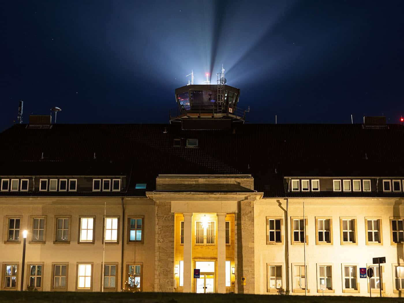 Braunschweig will das Potenzial des Forschungsflughafens gezielt nutzen und den Standort als Zentrum für Forschung, Erprobung und Zertifizierung weiter stärken. (Archivbild) / Foto: Michael Matthey/dpa