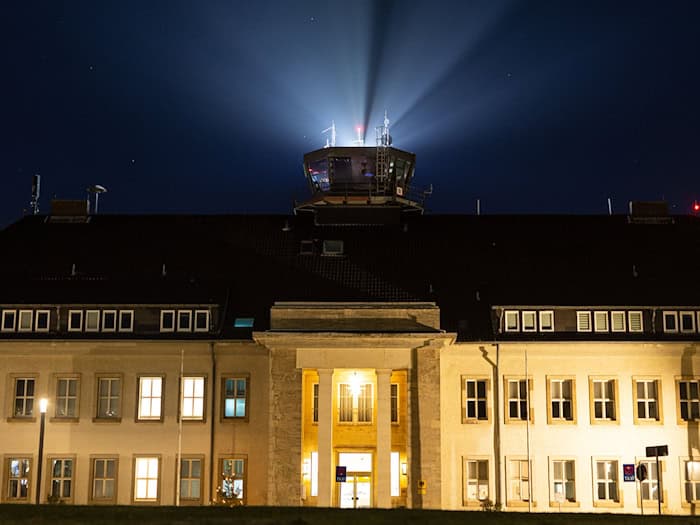 Braunschweig will das Potenzial des Forschungsflughafens gezielt nutzen und den Standort als Zentrum für Forschung, Erprobung und Zertifizierung weiter stärken. (Archivbild) / Foto: Michael Matthey/dpa