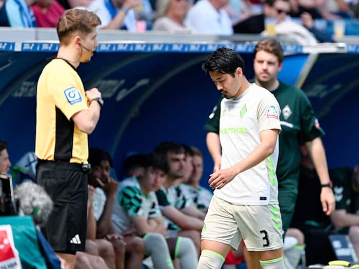 Bremens Abwehrspieler Yukinari Sugawara kassierte den frühesten Platzverweis dieser Saison. (Archivbild)  / Foto: Uwe Anspach/dpa