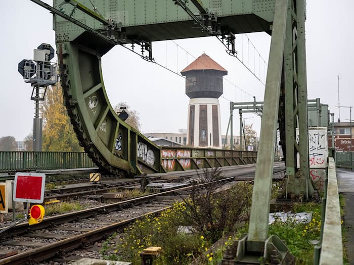 Oldenburg: Hunte-Klappbrücke wegen Reparatur für drei Tage voll gesperrt