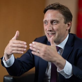 In vielen Themen stünden sich CDU und AfD diametral entgegen, sagt Lechner. (Archivbild) / Foto: Julian Stratenschulte/dpa