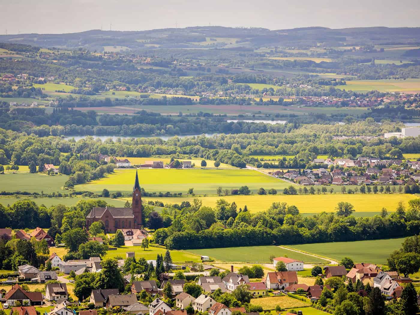Die beiden Toten wurden in Steinbergen bei Rinteln an der Weser gefunden. (Archivbild) / Foto: Moritz Frankenberg/dpa