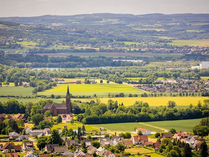 Die beiden Toten wurden in Steinbergen bei Rinteln an der Weser gefunden. (Archivbild) / Foto: Moritz Frankenberg/dpa