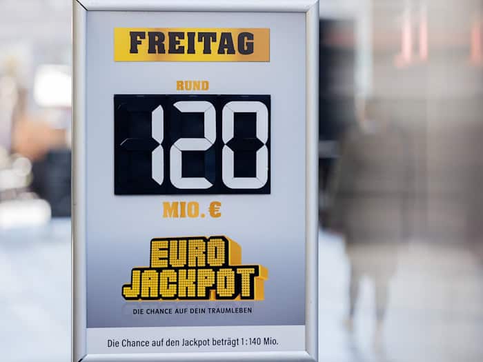 120 Millionen Euro liegen immer noch Eurojackpot bereit. Die Voraussetzung: Sieben richtige Zahlen. (Symbolbild) / Foto: Rolf Vennenbernd/dpa