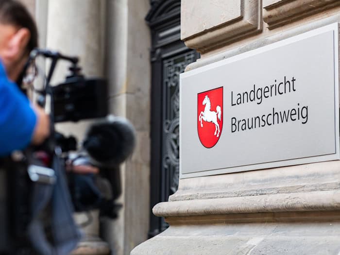 Am Landgericht Braunschweig beginnt kommende Woche ein Prozess um jahrelange Misshandlungen in einem Pflegeheim. (Symbolbild) / Foto: Michael Matthey/dpa