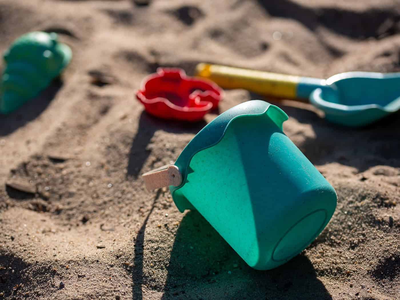 Beim Spielen im Sand ist ein Dreijähriger ums Leben gekommen. (Symbolbild) / Foto: Fernando Gutierrez-Juarez/dpa