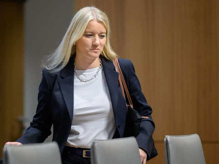 Sie steht im Zentrum der Kritik: Justizministerin Kathrin Wahlmann. (Archivbild) / Foto: Julian Stratenschulte/dpa