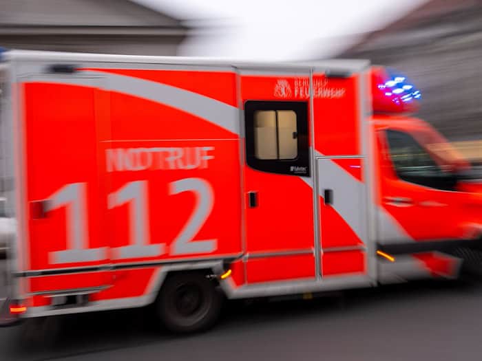 Der Sechsjährige kam mit schweren Verletzungen in ein Krankenhaus. (Symbolbild) / Foto: Monika Skolimowska/dpa