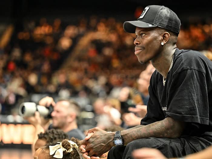 Hauptgesellschafter Dennis Schröder darf auf einen nachträglichen Klassenerhalt der Basketball Löwen Braunschweig hoffen. (Archivbild) / Foto: Swen Pförtner/dpa