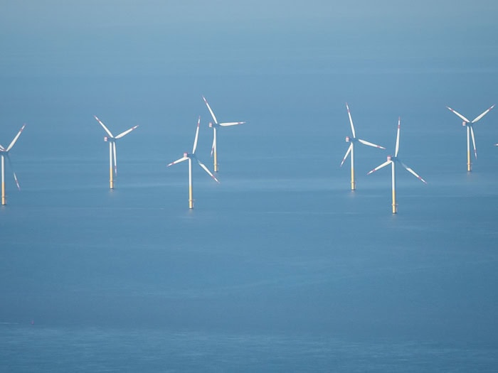 Milliardenschwere Windkraftprojekte vor der deutschen Küste könnten wegen geänderter Rahmenbedingungen auf der Kippe stehen. (Archivbild) / Foto: Sina Schuldt/dpa