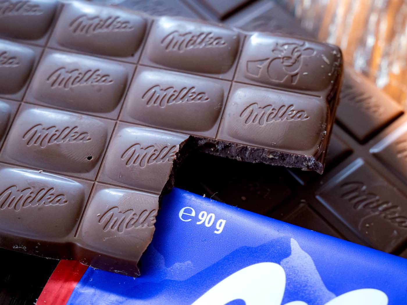 Viele Milka-Tafeln wiegen nur noch 90 statt 100 Gramm. (Symbolbild) / Foto: Sina Schuldt/dpa