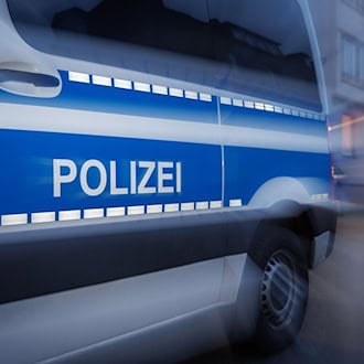 Nach Schmierereien an Haus und Auto einer AfD-Jugendvorständin laufen die Ermittlungen. Die Polizei bittet Zeugen um Hinweise. (Symbolbild) / Foto: Friso Gentsch/dpa