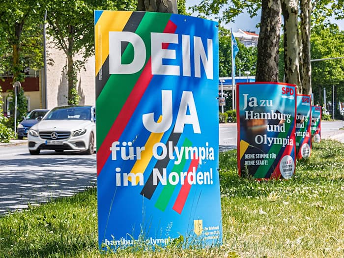 Die Plakate der Olympia-Befürworter sind überall in Hamburg zu sehen.   / Foto: Markus Scholz/dpa