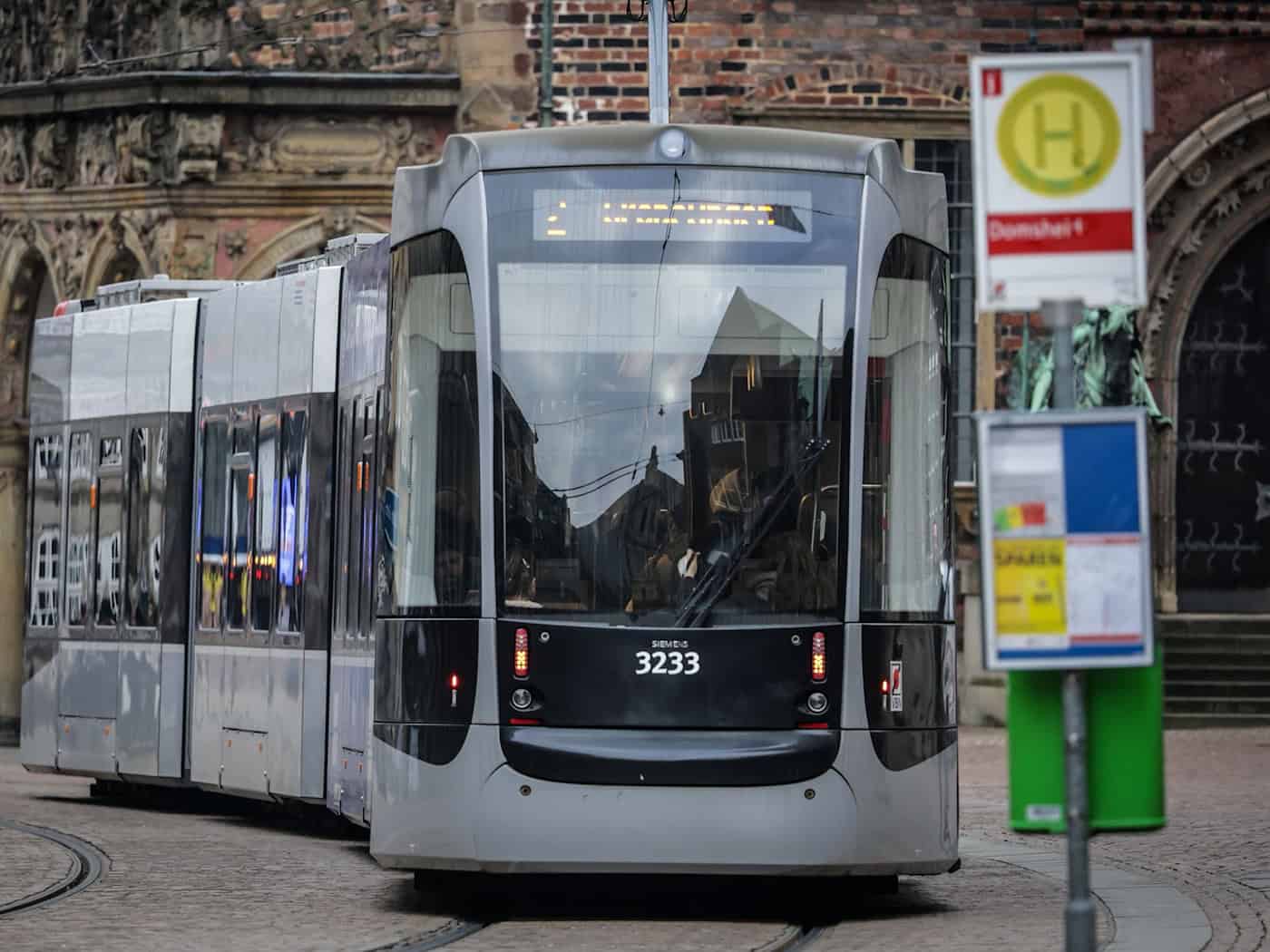 In einer Straßenbahn in Bremen wurde Pfefferspray versprüht. (Symbolbild) / Foto: Focke Strangmann/dpa