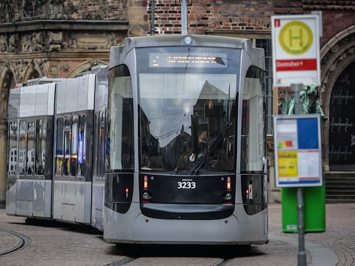 In einer Straßenbahn in Bremen wurde Pfefferspray versprüht. (Symbolbild) / Foto: Focke Strangmann/dpa