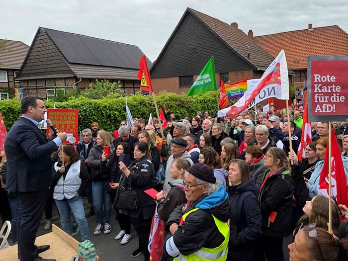 Ex-Arbeitsminister Heil beteiligte sich an der Kundgebung gegen die AfD-Veranstaltung. / Foto: Christian Brahmann/dpa